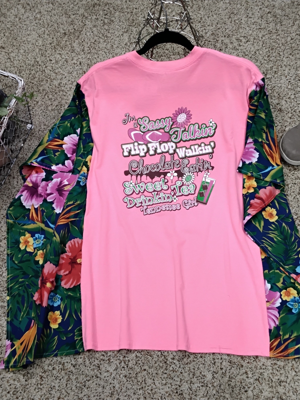3984 Size XL Women's Pink Graphic Upcycled Short Sleeve Tee - Picture 3 of 4